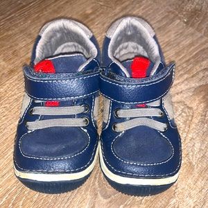 Navy Suede Stride Rite Wes sneaker size 5.5M
